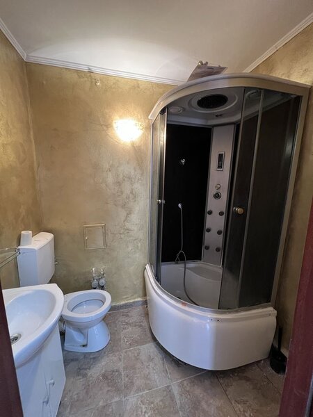 Titan, Bd. 1 Decembrie 1918, stradal, 5 minute de metrou